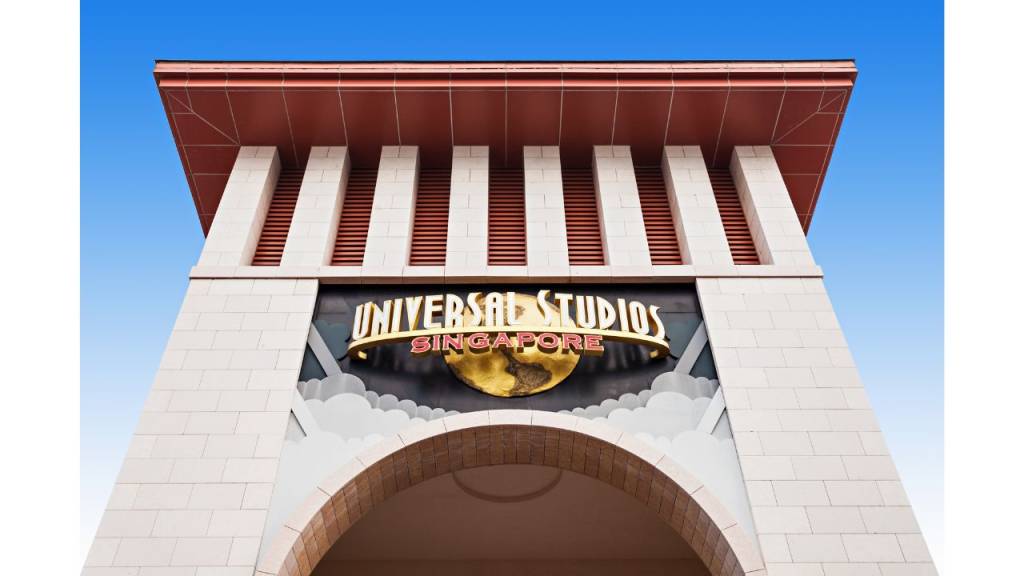 entrance to universal studios in singapore