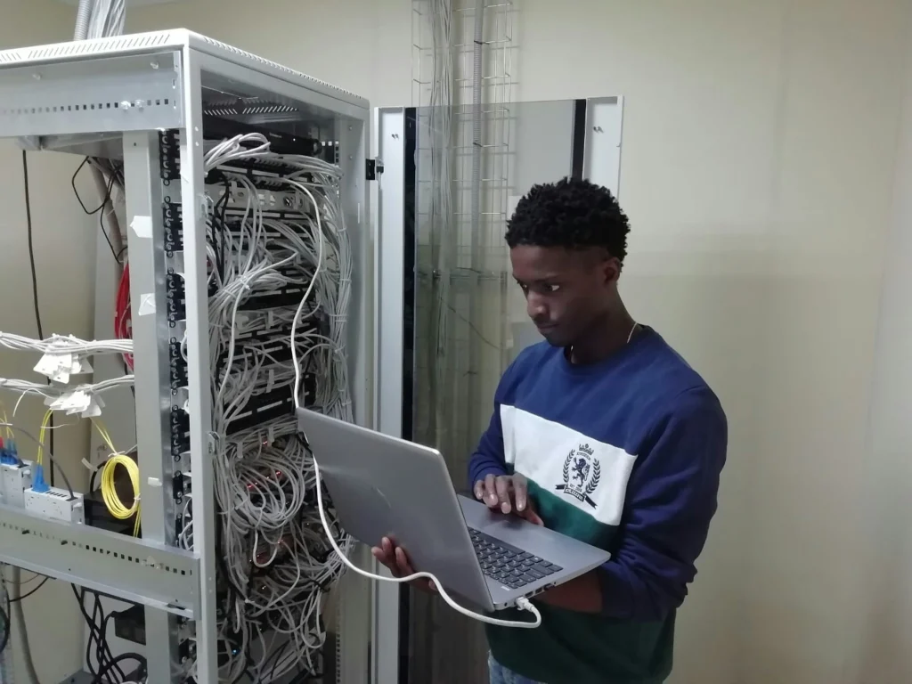 Invisible Machines: How Virtual Apps Travel Across the World in Seconds